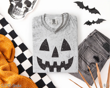 Load image into Gallery viewer, Distressed Pumpkin Face ADULT/YOUTH
